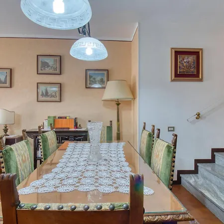 2 Bedroom Gorgeous In 別荘 *