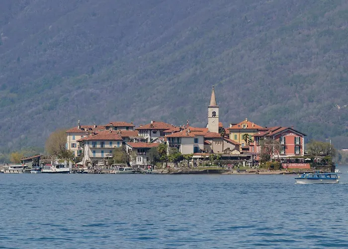 Vakantiehuis 2 Bedroom Gorgeous In Stresa