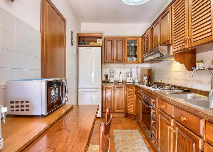 2 Bedroom Gorgeous In Feriehus Stresa