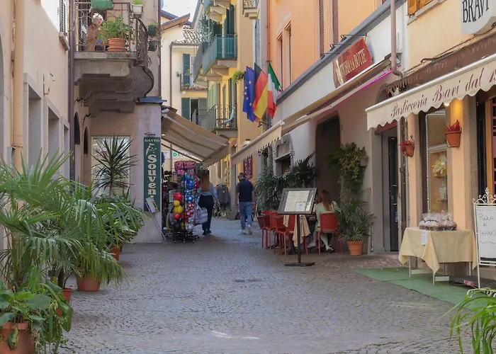 2 Bedroom Gorgeous In Vakantiehuis Stresa