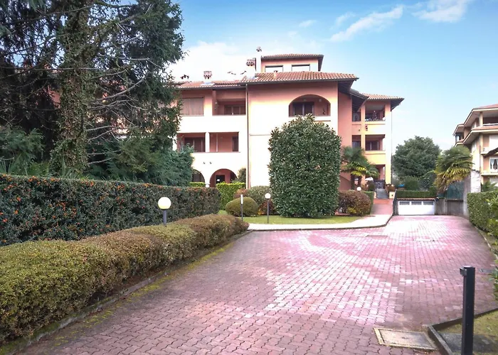 2 Bedroom Gorgeous In * Stresa