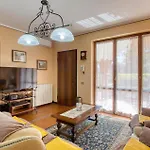 2 Bedroom Gorgeous In Σπίτι διακοπών