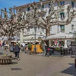 2 Bedroom Gorgeous In Στρέσα
